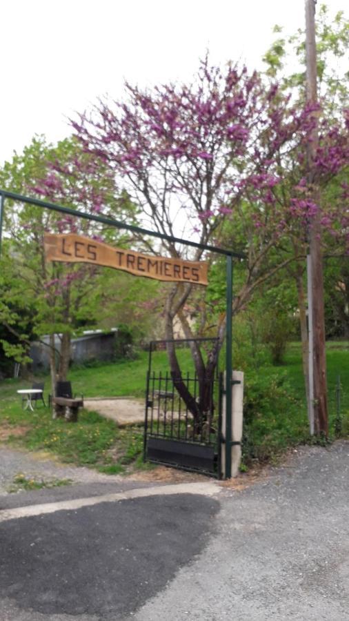 Les Tremieres Bed & Breakfast Saint-Paul-des-Fonts ภายนอก รูปภาพ